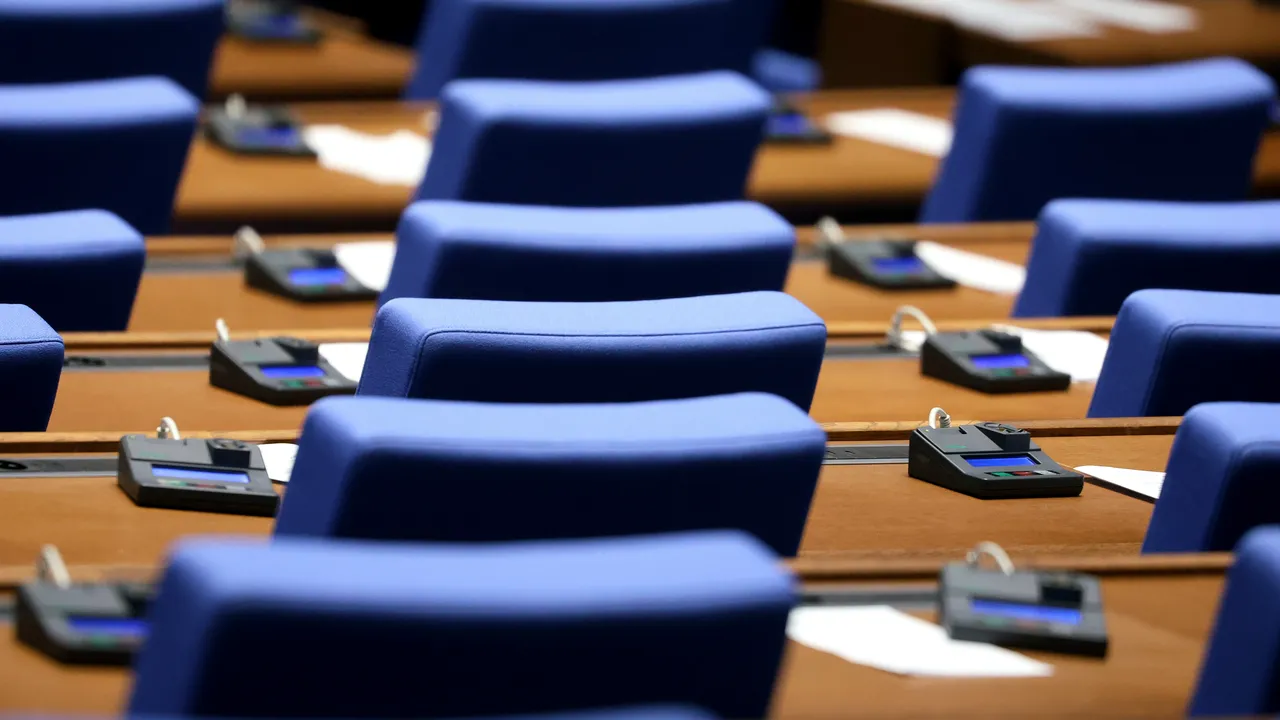 Депутатите решават дали да има и служител по почтеността