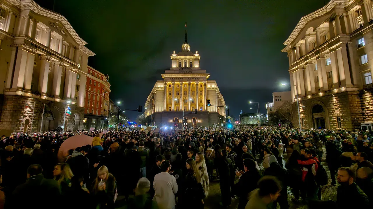 Граждани изгониха Божков от протеста вчера (ВИДЕО)