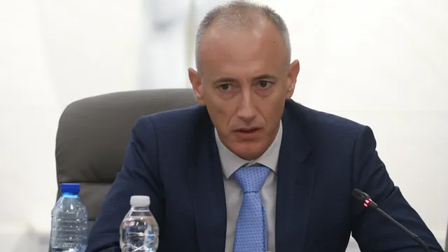 Министър Вълчев: Ранното завършване на основното образование не помага