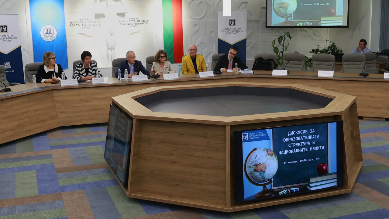 МОН: Основното образование да приключва в 8. клас