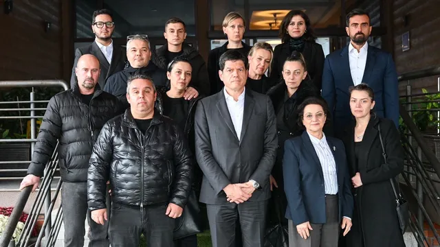 Посланикът на ЕС в РСМ отдаде почит на жертвите от пожара в Кочани