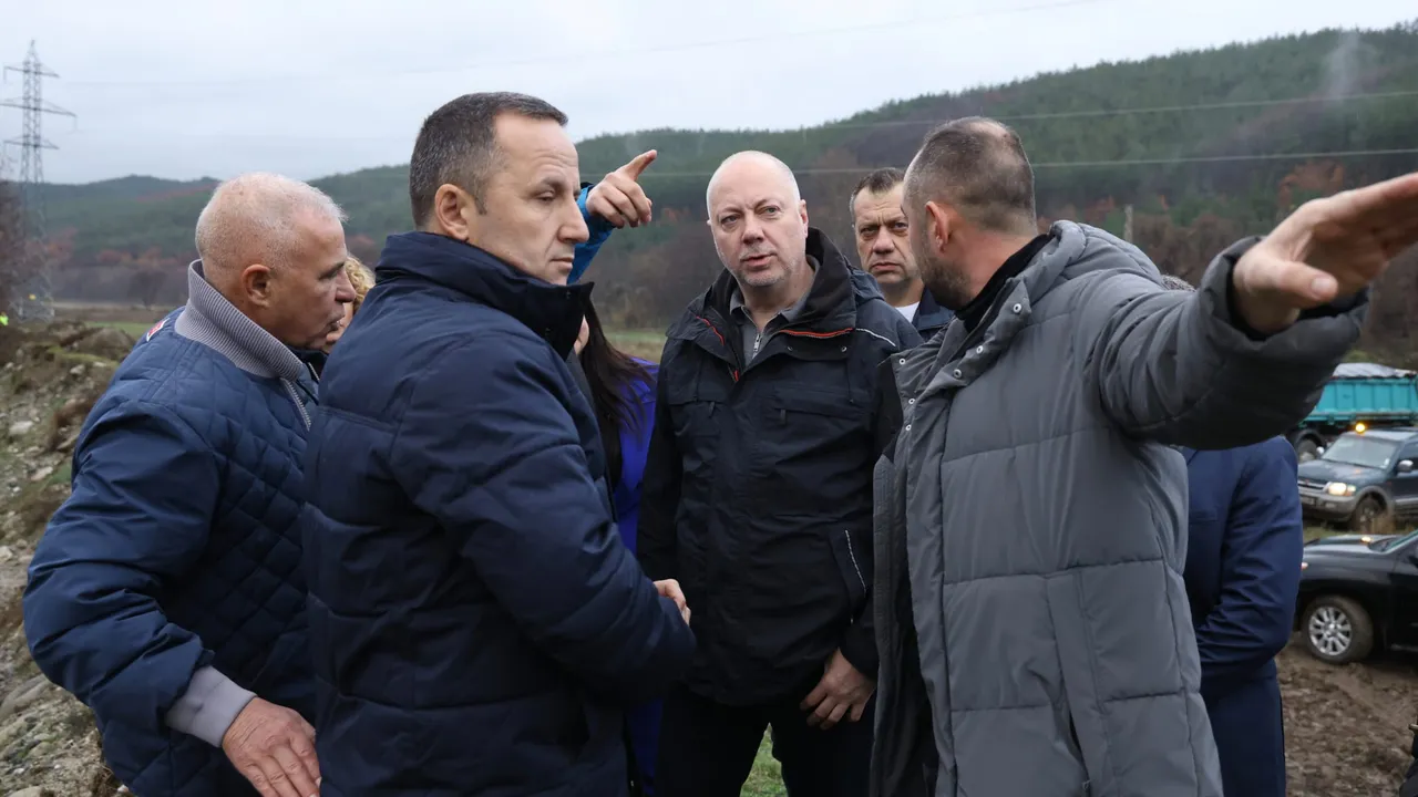 Росен Желязков провери на място щетите от поройните дъждове в Симитли