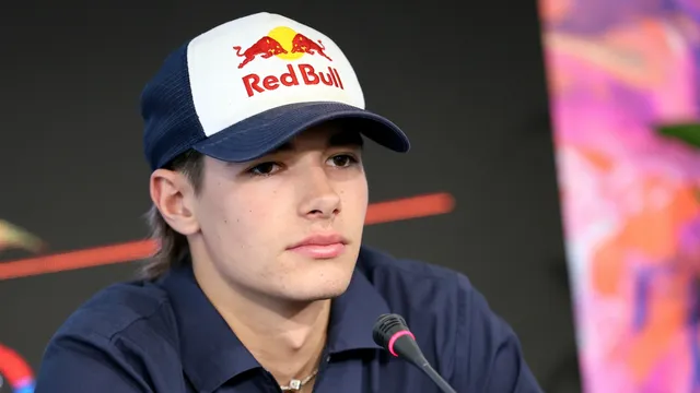 Никола Цолов се класира седми още в първата си квалификация във Формула 2