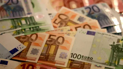 Продажбата на стартовите пакети евромонети започва от 1 декември