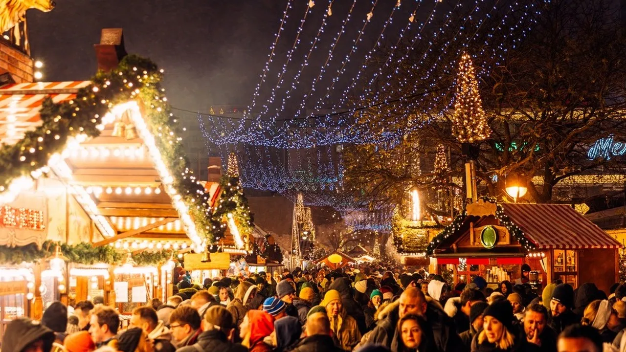 Коледното село в Чавдар отвори врати