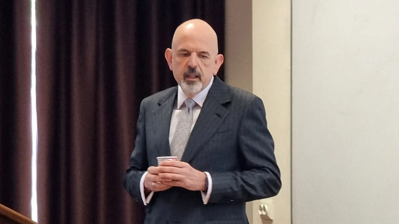 Лингорски (БНБ) : България е готова за еврото, паника не трябва да има