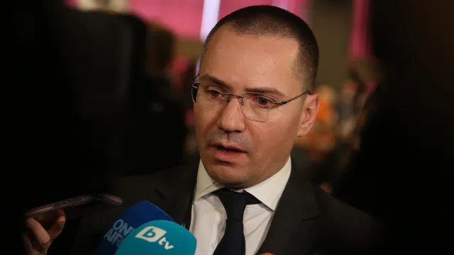 Ангел Джамбазки: РСМ не напредва в евроинтеграцията си не защото не иска, а защото Белград не ѝ дава