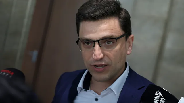 Сабрутев: В бюджета е записано – данъците ще се вдигат още