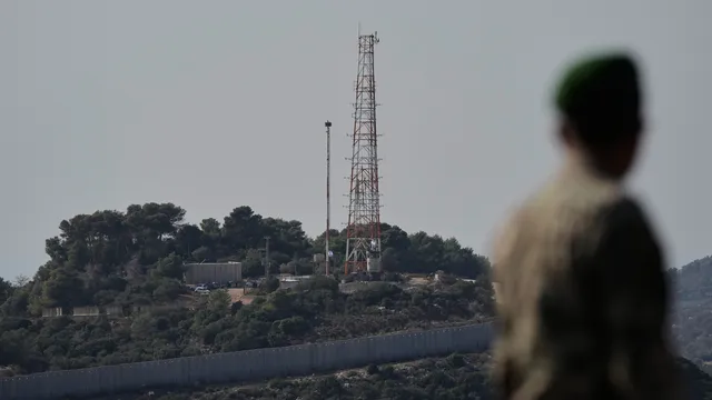 „Аш Шарк ал Аусат“: Ливан е на ръба между папската визита и ултиматума на САЩ към „Хизбула“