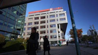 Зеленски синхронизира санкциите срещу Русия със САЩ: удар по „Лукойл“ и „Роснефт“