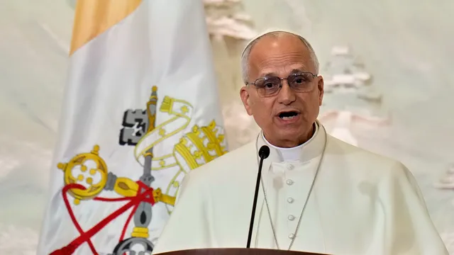 Папата към ливанците: „Останете, върнете се, изградете мира у дома“