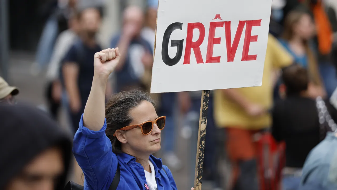 Франция се подготвя за обща стачка срещу проектобюджета за 2026 г.