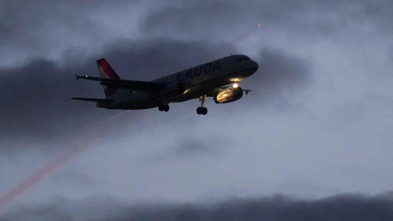 Авиокомпаниите възстановяват полетите си след спешните софтуерни корекции на Airbus