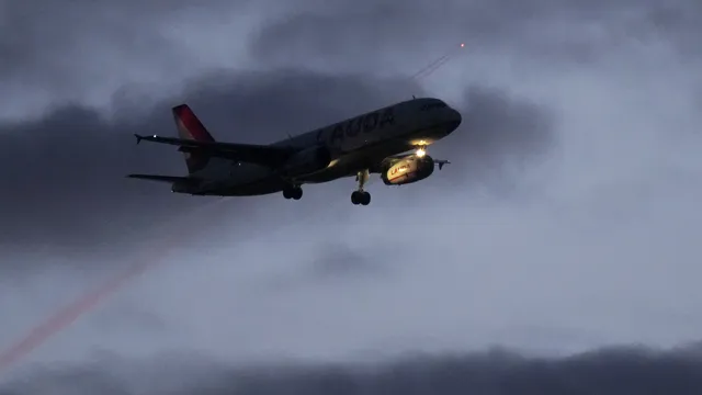 Авиокомпаниите възстановяват полетите си след спешните софтуерни корекции на Airbus