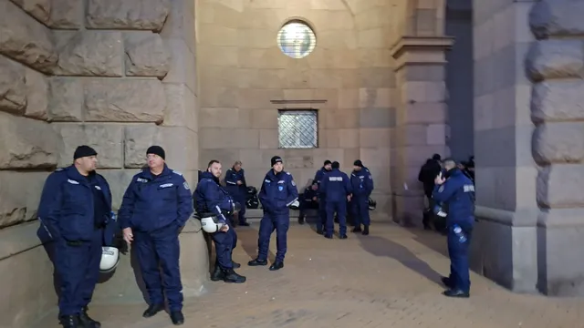 Жандармерия е разположена пред входа на Министерски съвет