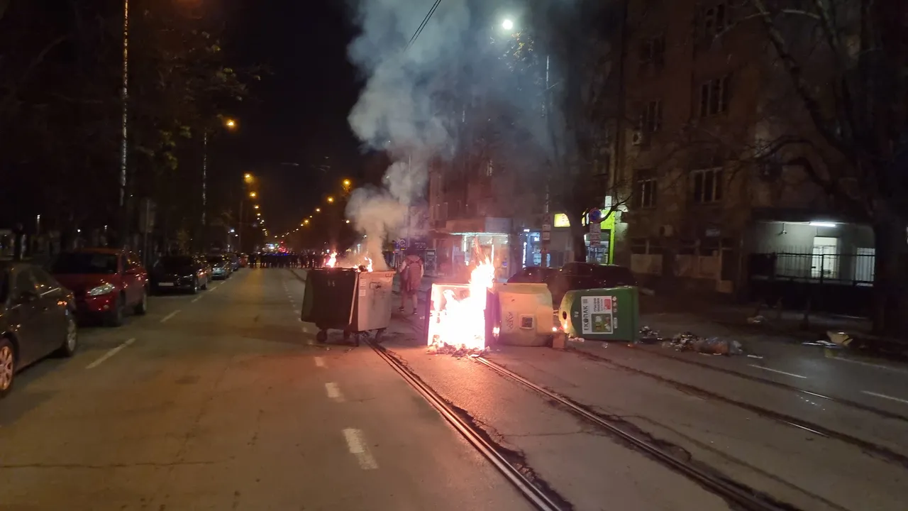 Цяла нощ почистваха София след безредиците по време на протеста