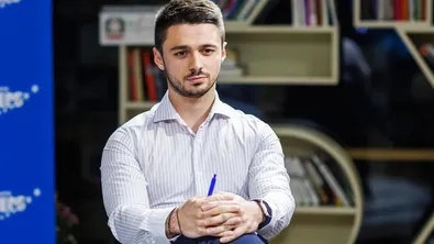 МГЕРБ пред разбития офис: Нямаме нищо общо с протеста. Агресията не е демокрация (ВИДЕО)