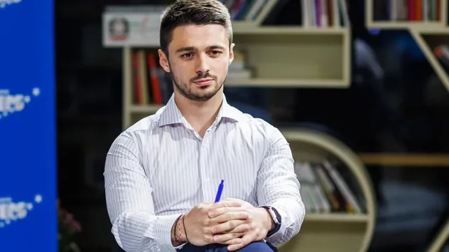 МГЕРБ пред разбития офис: Нямаме нищо общо с протеста. Агресията не е демокрация (ВИДЕО)