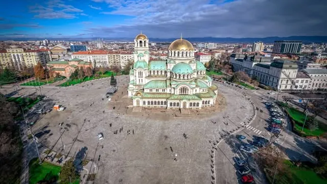 Терзиев пита какво да има край "Св. Александър Невски"