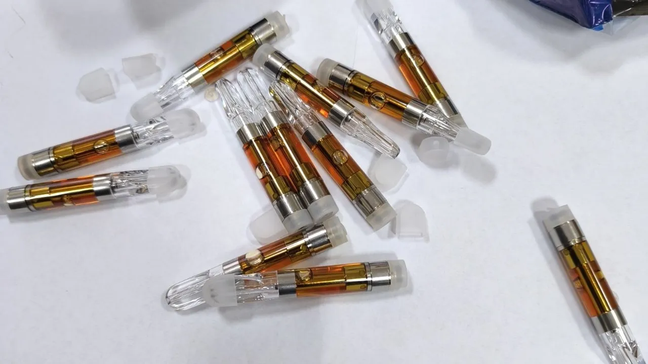 В Русенско задържаха мъж, поръчал наркотична течност по интернет