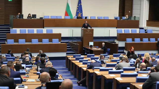 Депутатите си удължиха работното време до приемане на оттеглянето на Бюджета
