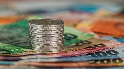 Иранската валута с рекордно обезценяване: 1.2 млн. риала за $1