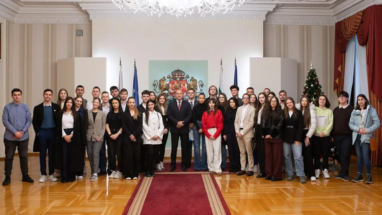 Румен Радев към студенти: "Обществото ни има нужда от вас"