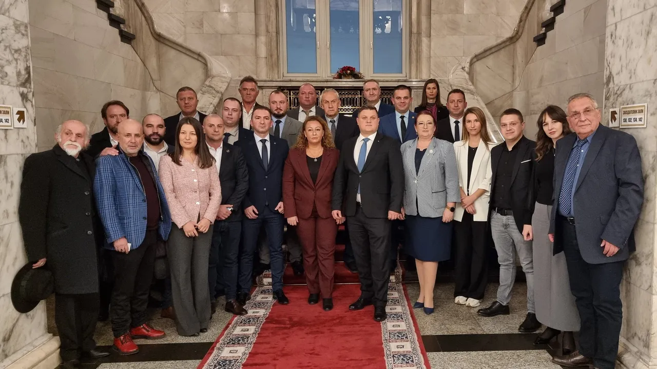 Парламентът бе домакин на представители на 20 сдружения на българи от РСМ