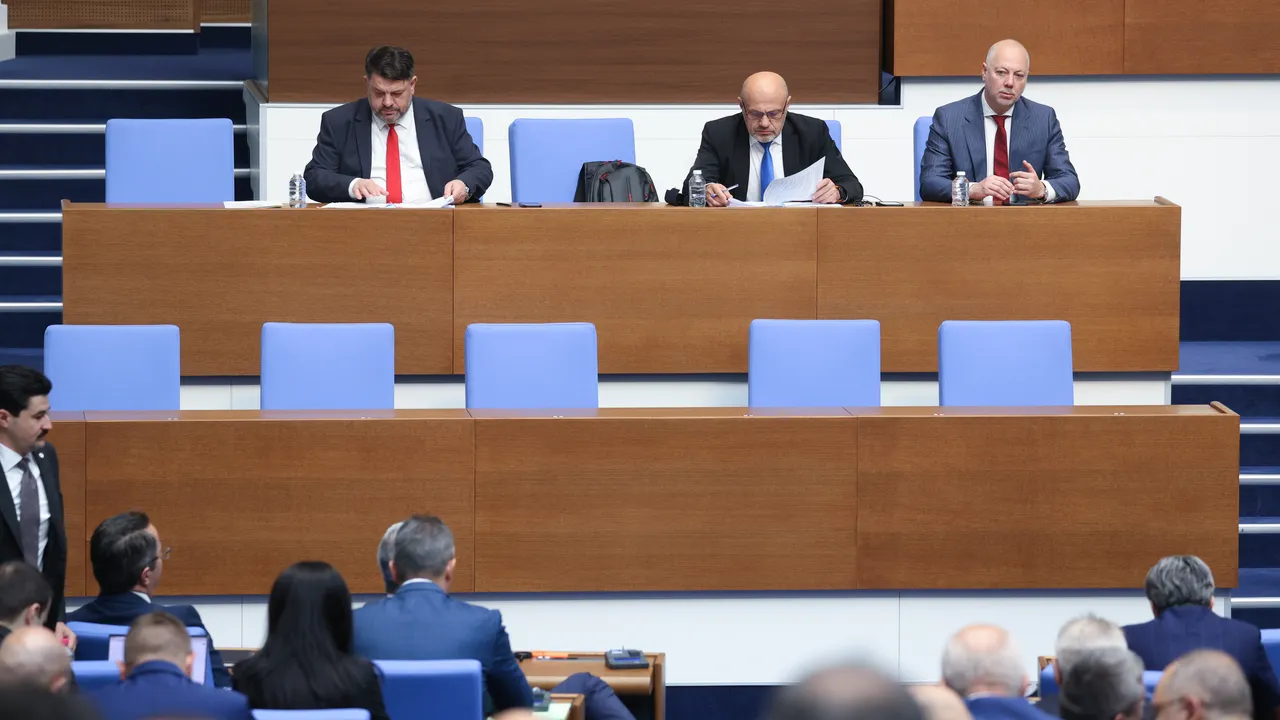 В НС: Очакване ПП-ДБ да внесат вот на недоверие