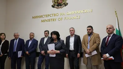 Петкова след преговорите: Отпада СУПТО и увеличението на данък дивидент