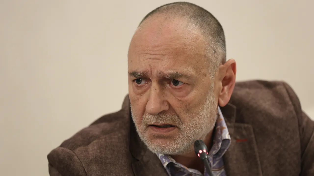 Дилов-син: Жертваме принципите си, за да спасим държавата