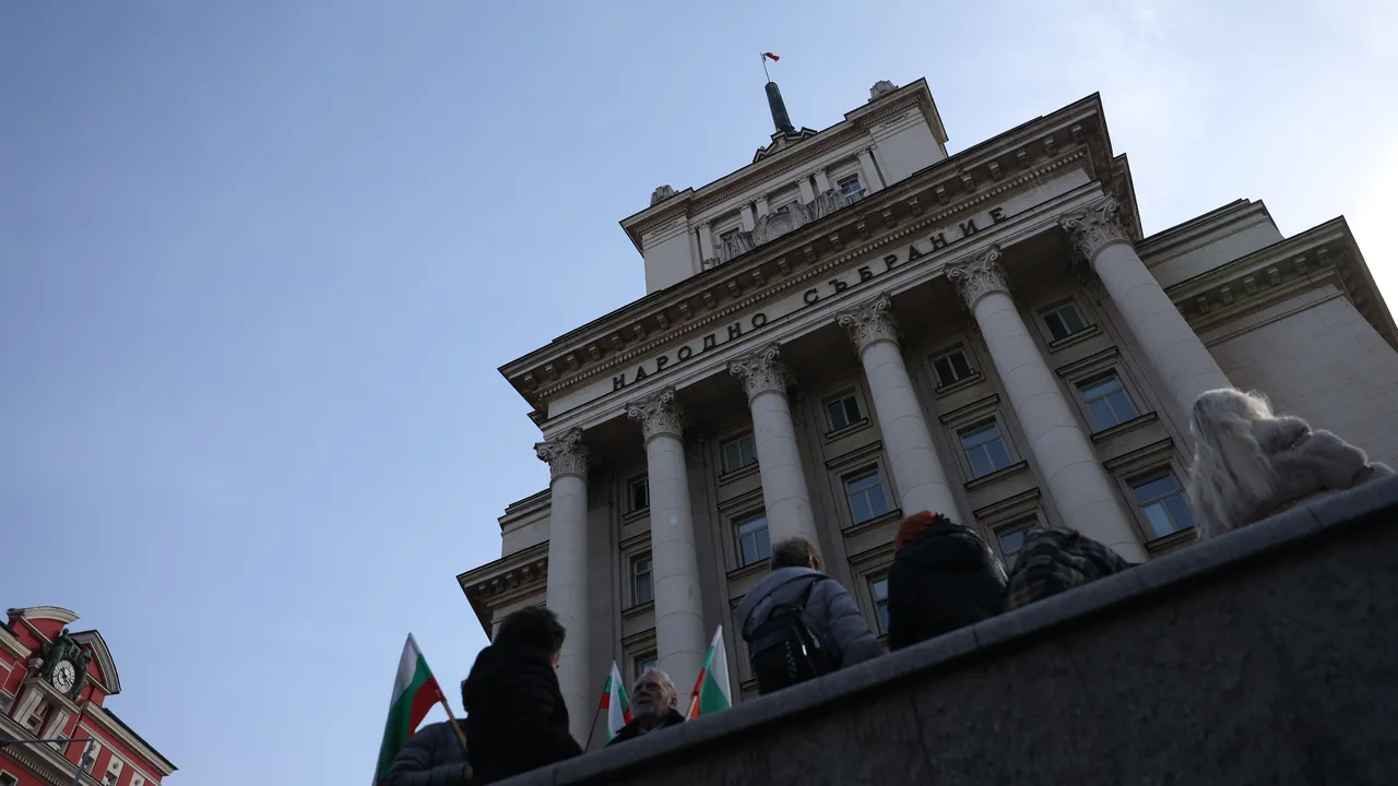 България с потвърден рейтинг „A-“ – какво говори това за икономиката?