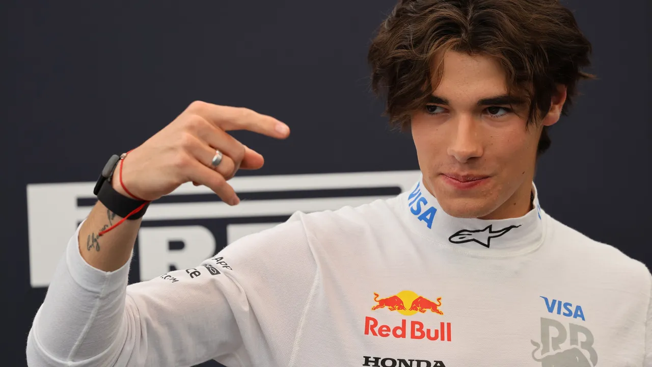 Цолов с исторически успех: първи подиум във Формула 2