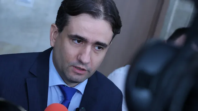 Божидар Божанов: Ако имат политически инстинкт, би трябвало всички да напуснат потъващия кораб