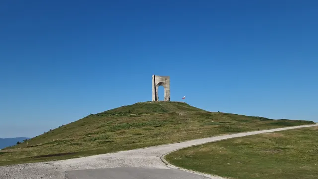 Проходът Троян–Кърнаре временно затворен заради свлачище