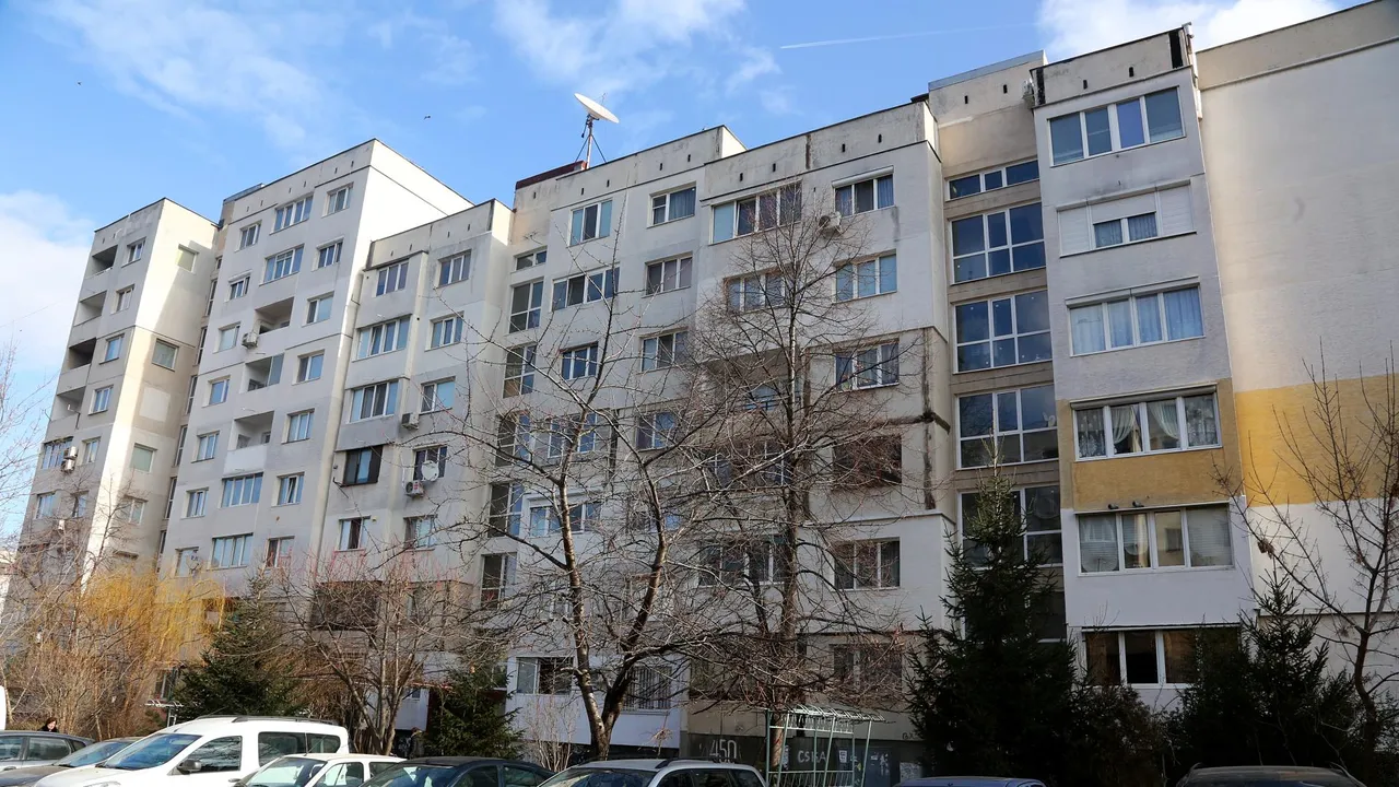 Терор, писъци и чукове: Психично болна държи цял блок в „Младост“ като заложници