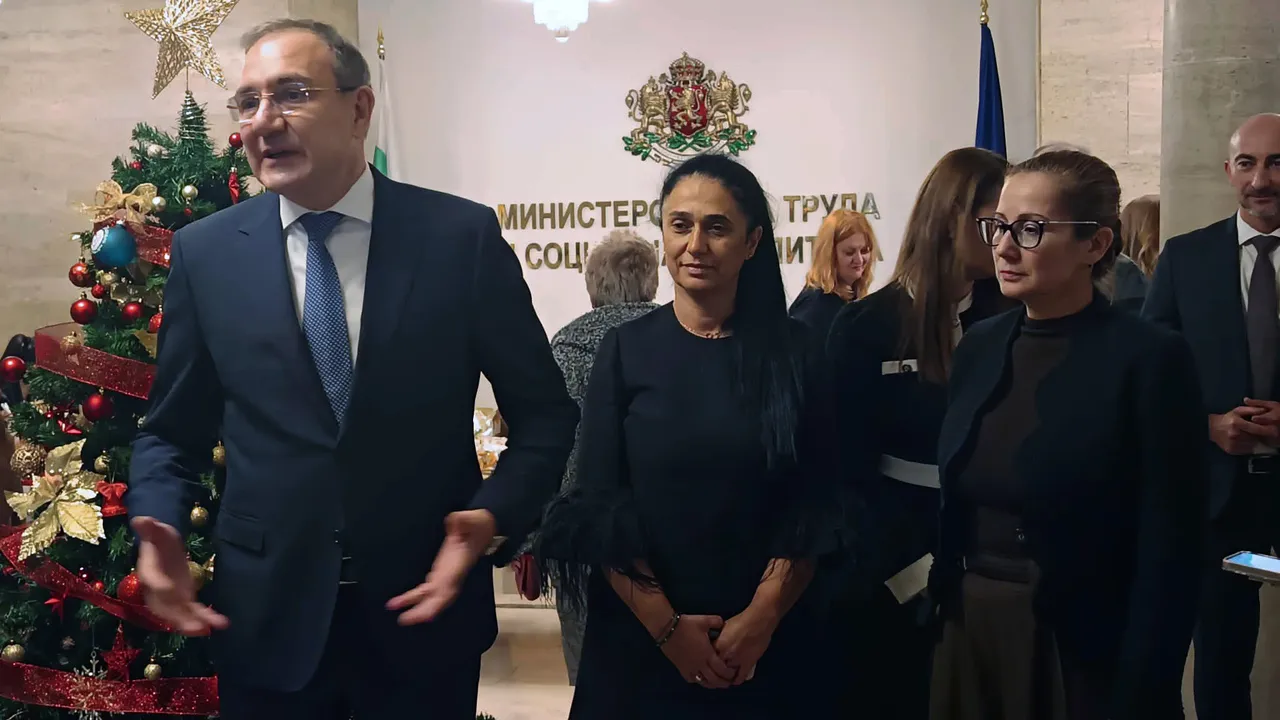 „Коледа с кауза“ в социалното министерство