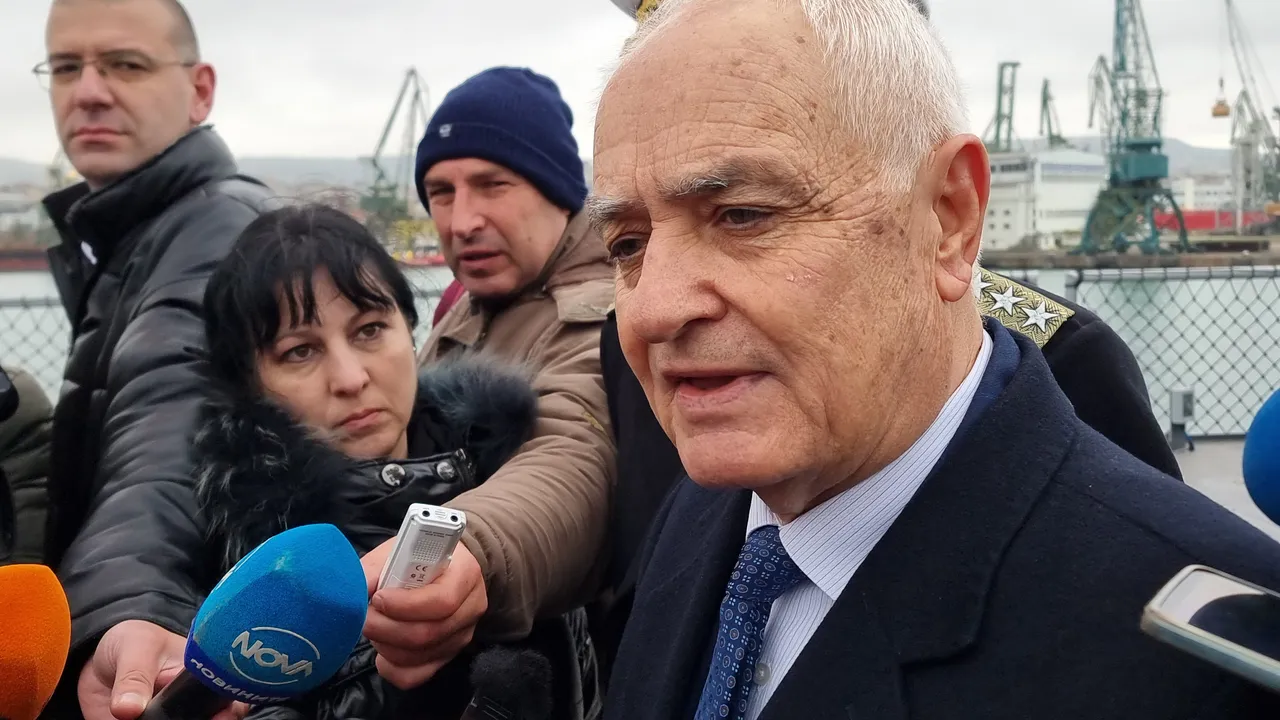 Турция да каже какво прави танкерът "Кайрос" край Ахтопол, заяви Запрянов