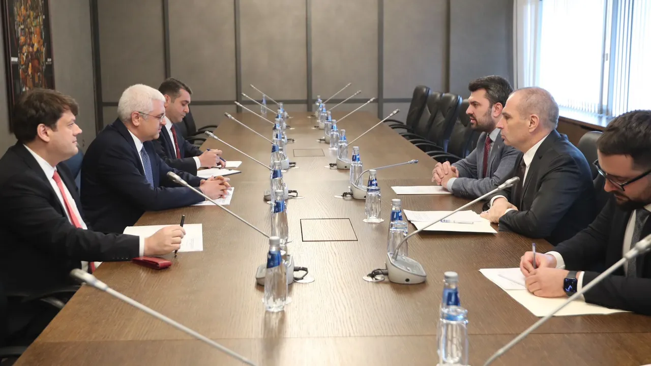 България поиска разяснение от Турция за навлизането на кораб KAIROS в български води