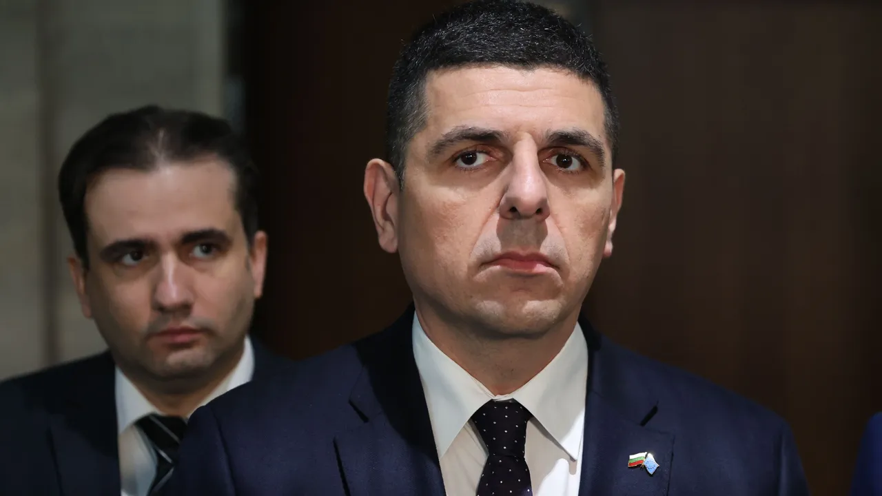 Мирчев: Пеевски го е страх от хората