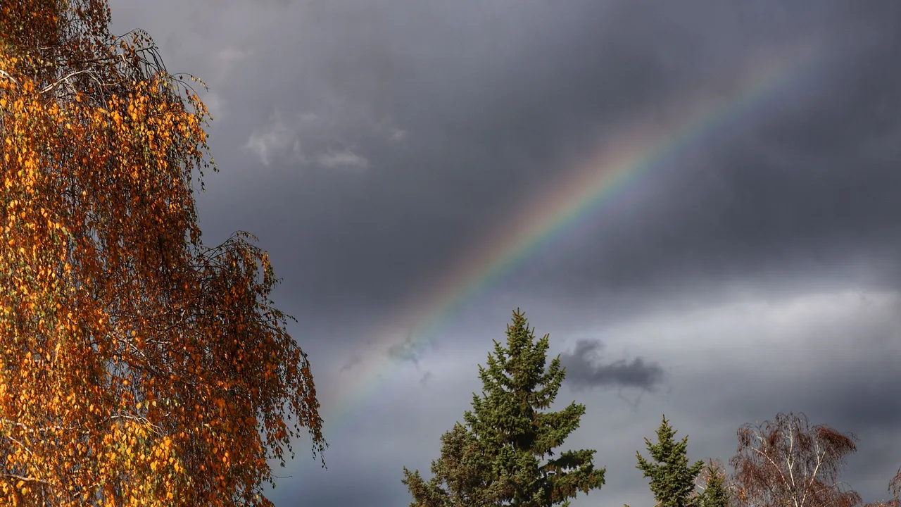 Облачно, но топло за сезона ще бъде утре