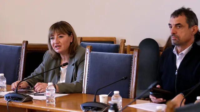 Заради липса на кворум - отложиха заседанието и на комисията по конституционни въпроси