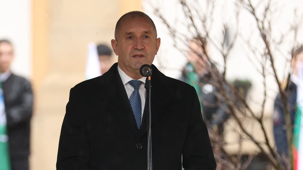 Намек от Радев: политически проект „в най-неочаквания момент“