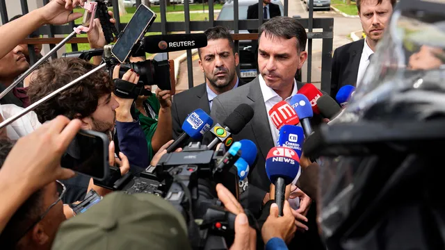 Синът на Болсонаро ще се кандидатира за президент на Бразилия