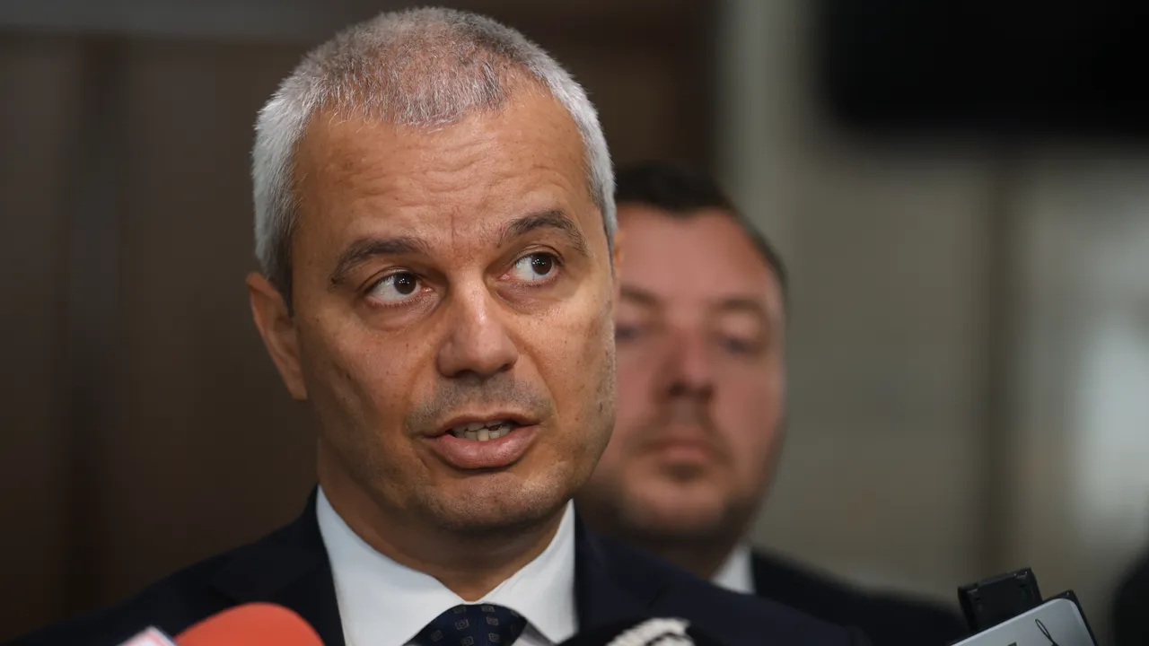 Костадинов: Борисов отдавна не кара влака в българската политика