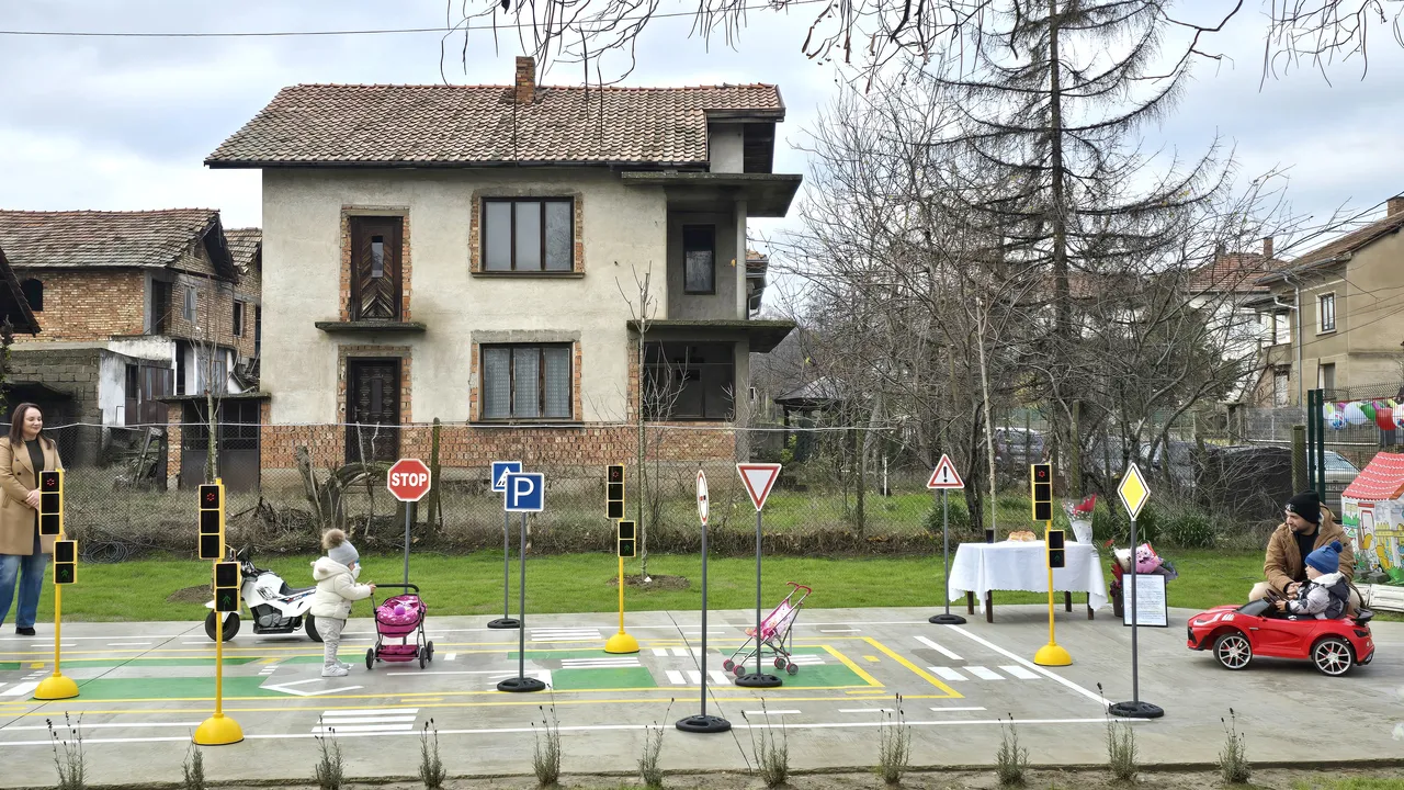 Държавата отпусна 1,7 млн.лв. за деца без място в детските градини