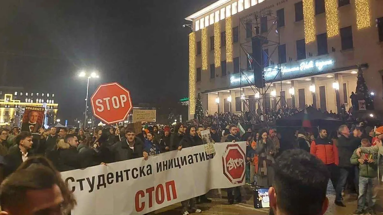 Проф. Константинов: Избори през февруари или март ще доведат до хаос