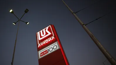 САЩ удължиха лиценза за операции, свързани с продажбата на чуждестранните активи на „Лукойл“, до януари 2026 г.