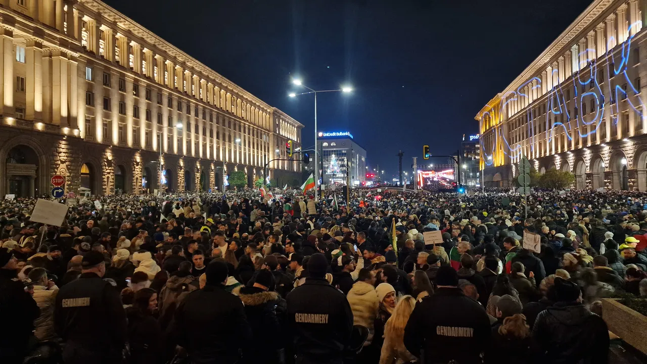 Ройтерс излъчва на живо протеста срещу правителството в София