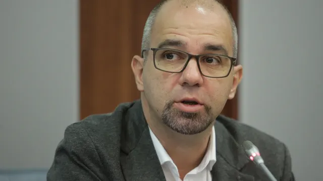 „Борисов обмисля отстъпление след Нова година“, смята Първан Симеонов